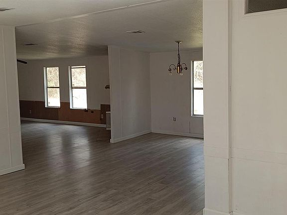 3rd image of 177 Juniper St