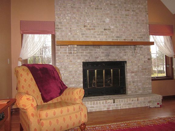 4th image of 4420 Lancashire Ct