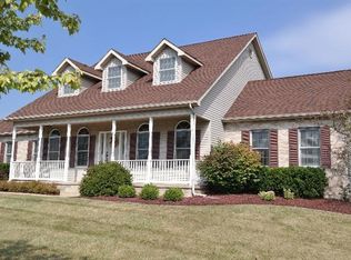 808 Mary Ellen Dr, Crown Point, IN 46307