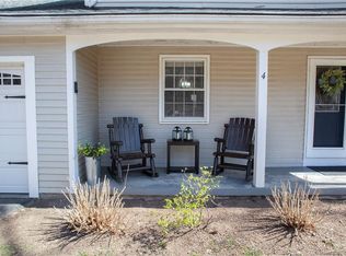 4 Powder Horn Dr, Simsbury, CT 06070