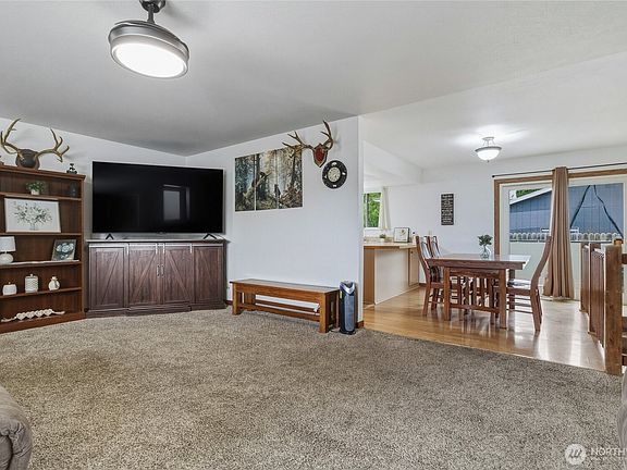 5th image of 304 SW 11th Street