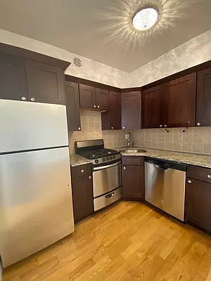 Rented by City Connections Realty | media 1