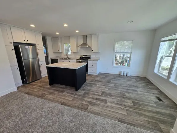 207 Spruce Ln #83, Mankato, MN 56001