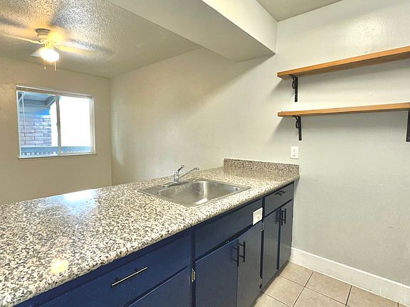 3rd image of 446 E Acacia St #6