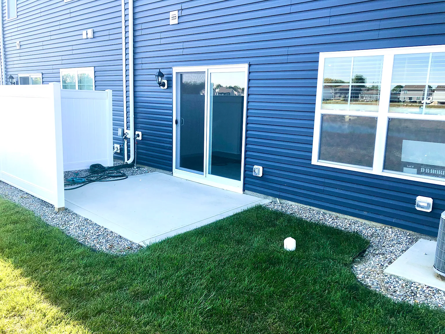 3 bed, 2.5 bath, 1635 sqft, $2,395 — Photo 4