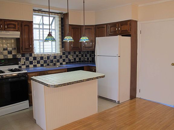 3rd image of 25 Hatfield Pl