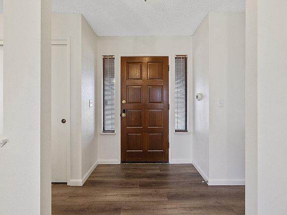5th image of 836 Sherry Court