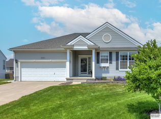 804 Mineral Dr, Papillion, NE 68046