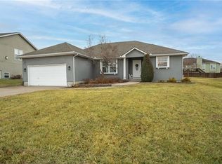 3209 SW Julie Ln, Lees Summit, MO 64082