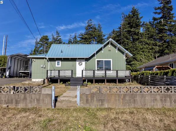 2185 Jackson St, North Bend, OR 97459