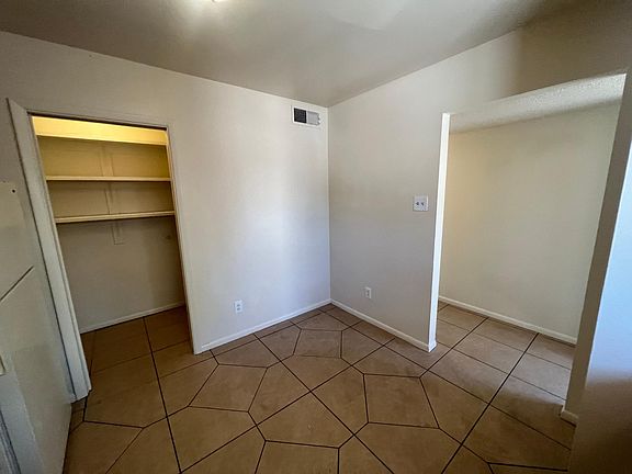 5th image of 545 Palomas Dr SE #A