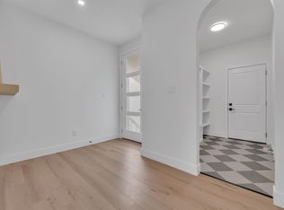 2408 1st Ave SW, Edmonton, AB T6X 2W4