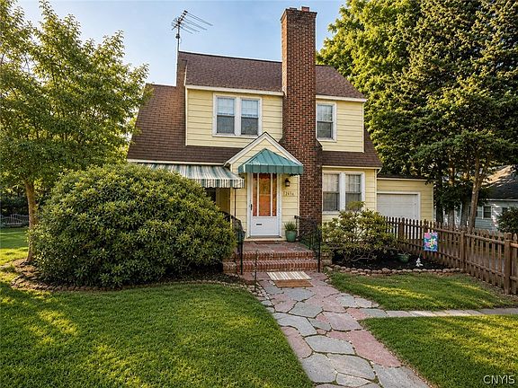 3rd image of 2656 Oneida St