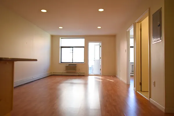 Rented by REAL New York | media 21