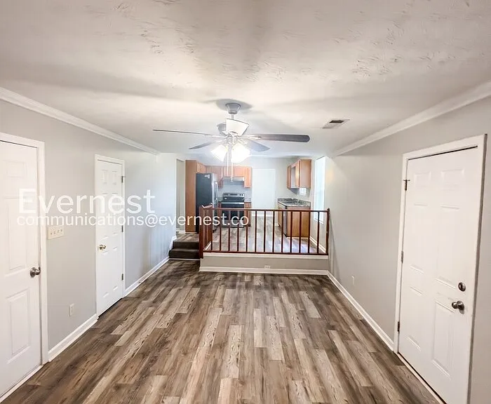 1487 Saint Dunstans Rd — Photo 3