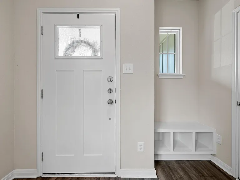 1524 Elise Ave — Photo 3