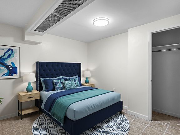 3rd image of 3 Pinehurst Ave Unit Basement