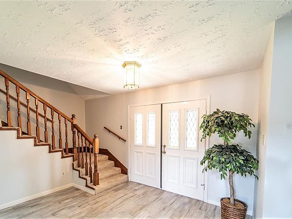 3rd image of 2927 Poplar Creek Ln