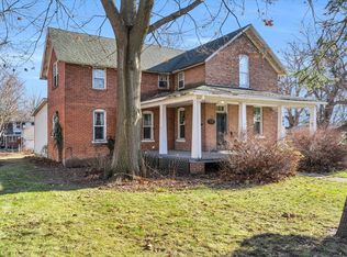 304 S Division St, Mahomet, IL 61853