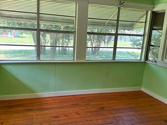 5th image of 3087 Albany Ave
