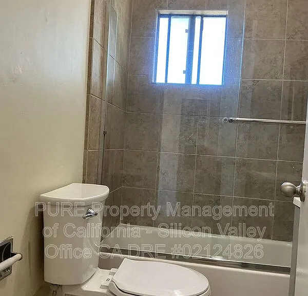 79 N 10th St #1 — Photo 10