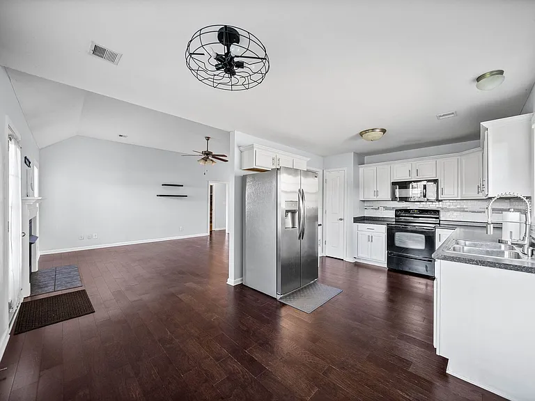 968 Cindy Jo Ct — Photo 9