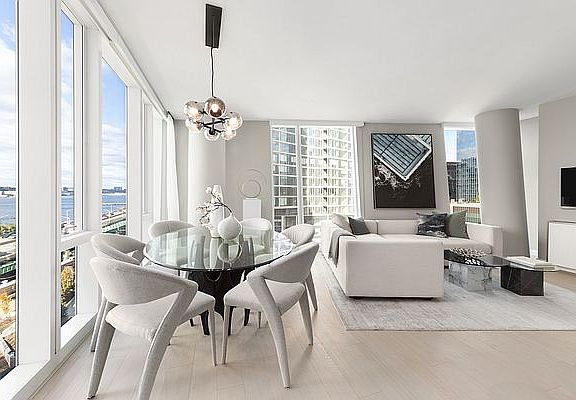 3rd image of 675 W 59th St APT 1110