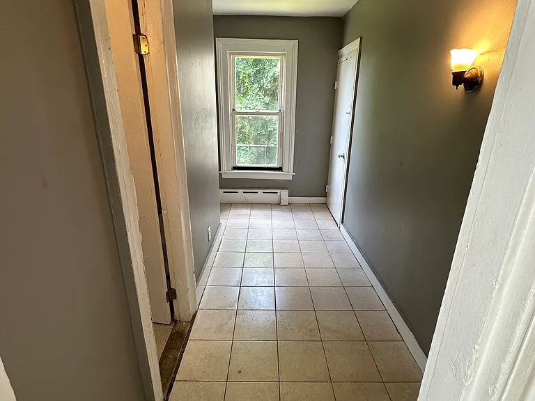 1225 Bank St #1 — Photo 13
