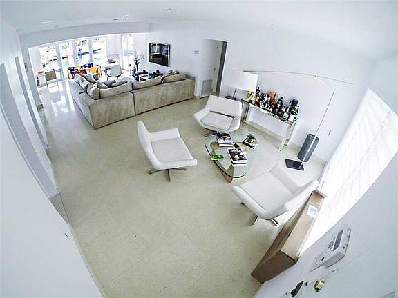 3rd image of 12985 Coronado Dr