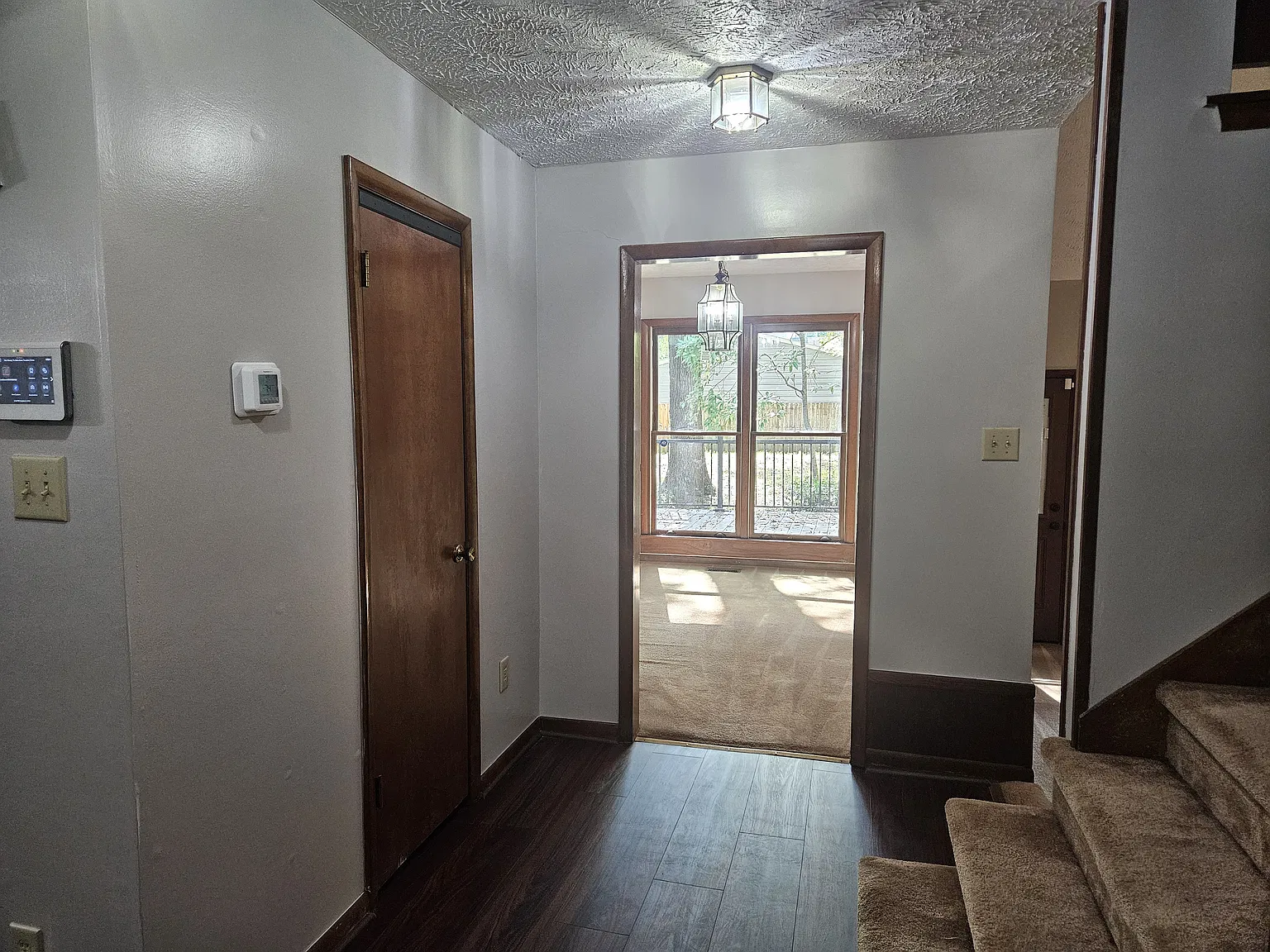 3 bed, 2.5 bath, 1716 sqft, $1,700 — Photo 2