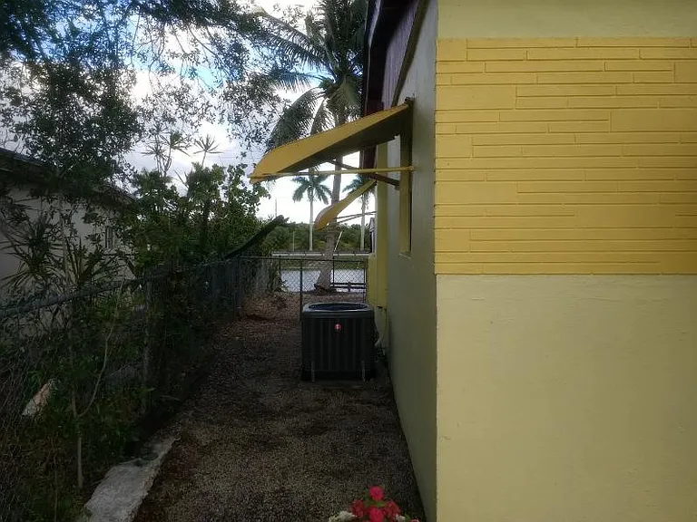 4850 SW 41st Ave — Photo 6