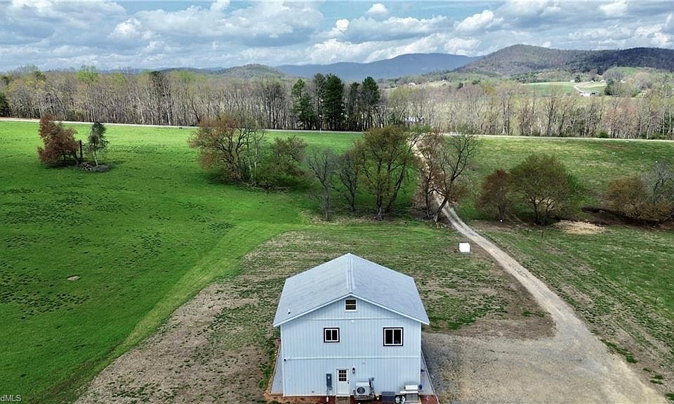 1st image of 322 Layell Rd