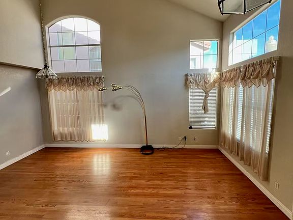 3rd image of 1116 Camellia Ct