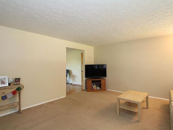 3rd image of 6264 Cruxten Dr