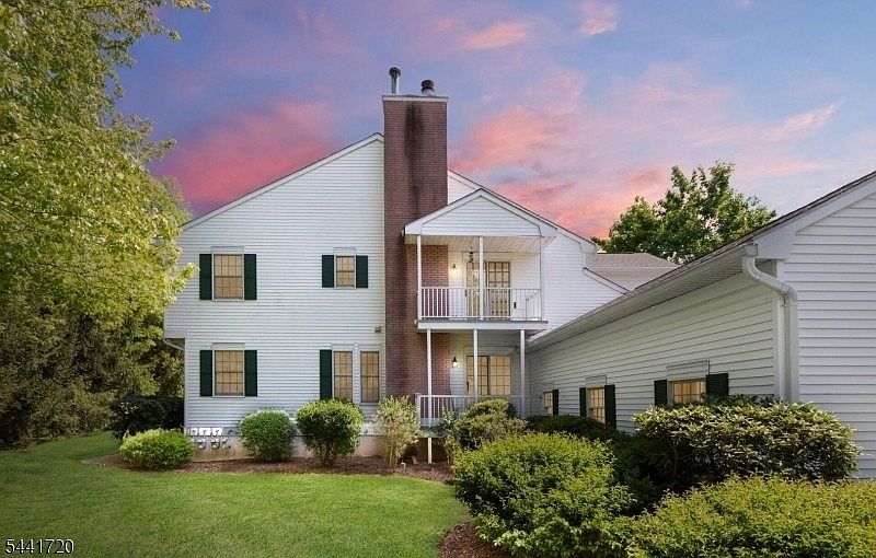 1st image of 82 Smithfield Ct