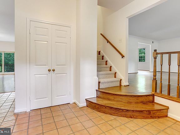 5th image of 1915 Mason Hill Dr