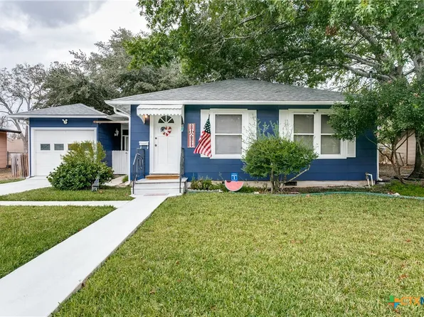 974 Baker Ave, Seguin, TX 78155