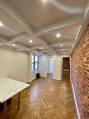 4th image of 941 Washington Ave #697