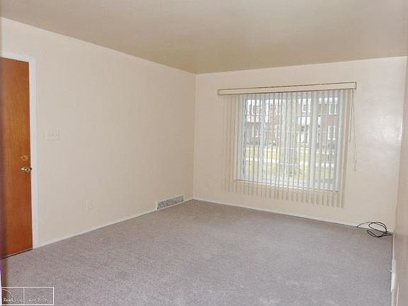 3rd image of 22920 Allen Ct