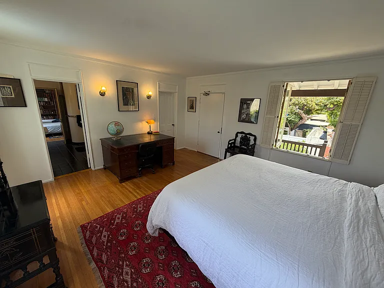311 Amalfi Dr — Photo 25