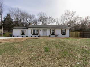 124 N Crossover Rd, Fayetteville, AR 72701