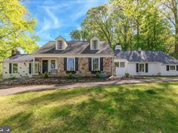 795 Mancill Rd, Wayne, PA 19087