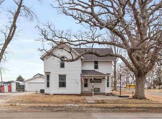 500 Park St, Ainsworth, IA 52201