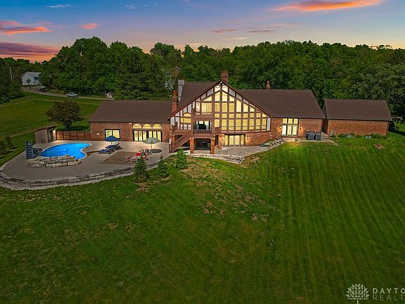 2nd image of 751 Old Springfield Rd