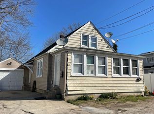 3 Hatcher Ct, Amityville, NY 11701