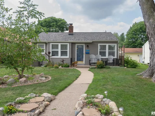 2411 29th St, Moline, IL 61265