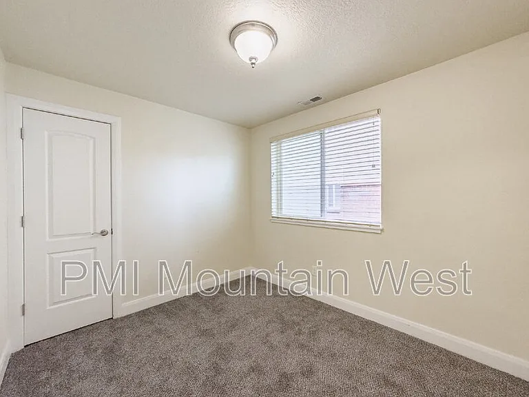 2779 W 5525 S #E-25 — Photo 16