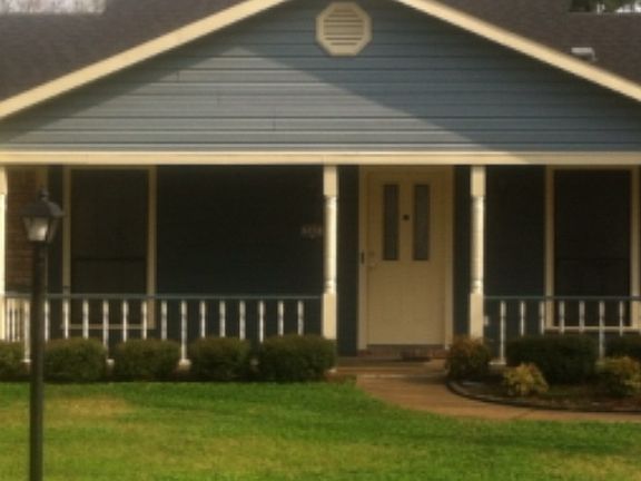 Nice front porch. 