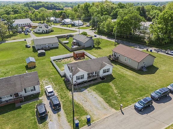 2nd image of 102 Sunrise Ct