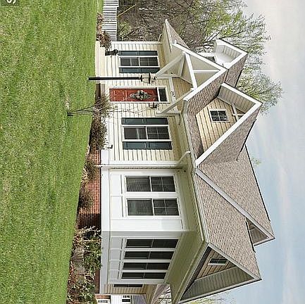 3rd image of 2057 W Longview Dr